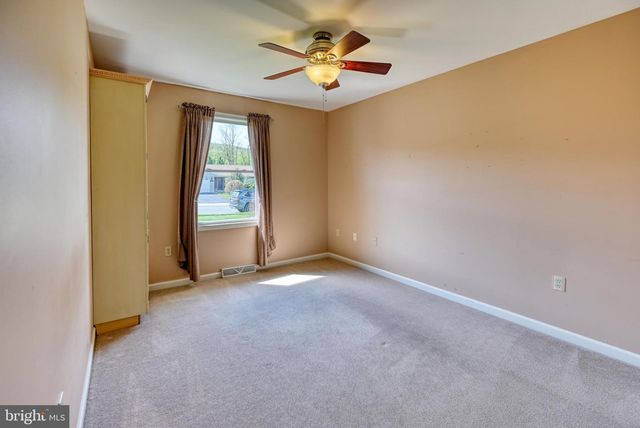 130 SWEETWATER LN, Newmanstown, PA 17073