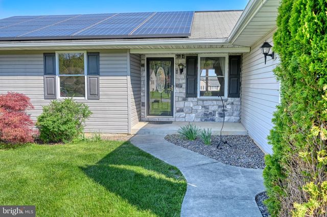 130 SWEETWATER LN, Newmanstown, PA 17073