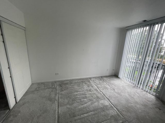 111 ACACIA Drive 203, Indian Head Park, IL 60525