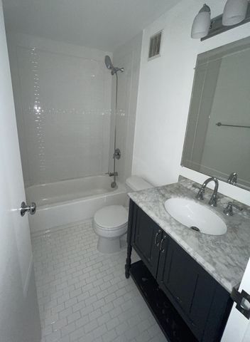 111 ACACIA Drive 203, Indian Head Park, IL 60525