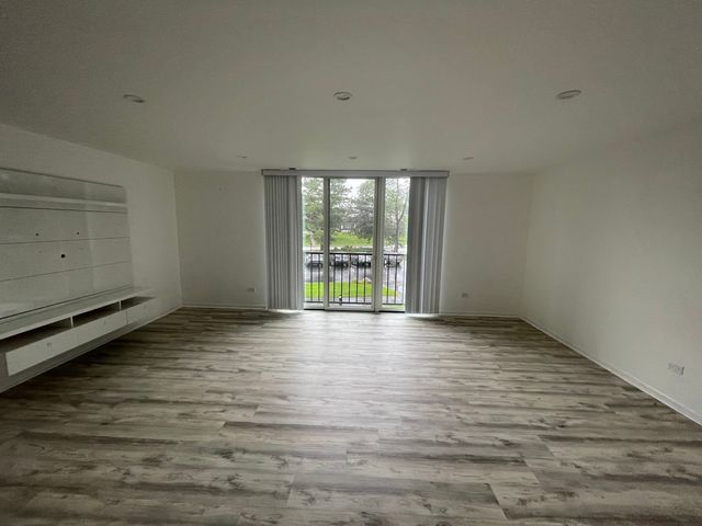 111 ACACIA Drive 203, Indian Head Park, IL 60525