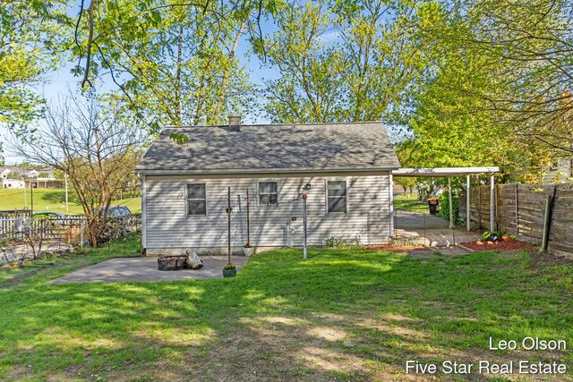 2610 Riley Avenue, Wyoming, MI 49509