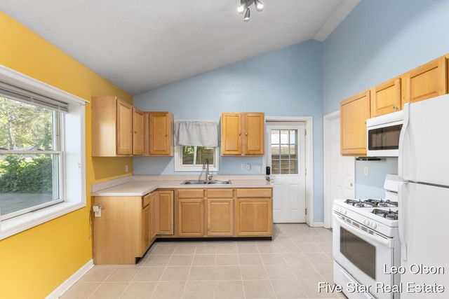 2610 Riley Avenue, Wyoming, MI 49509