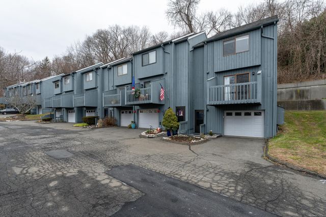 8 Driftway Road C1, Danbury, CT 06811