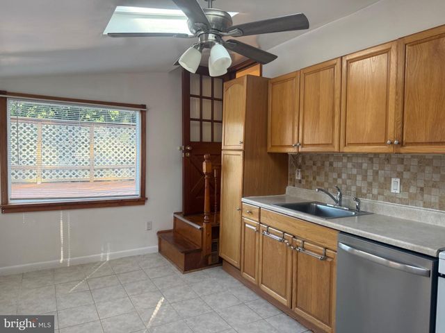 697 OLD MARPLE RD, Springfield, PA 19064