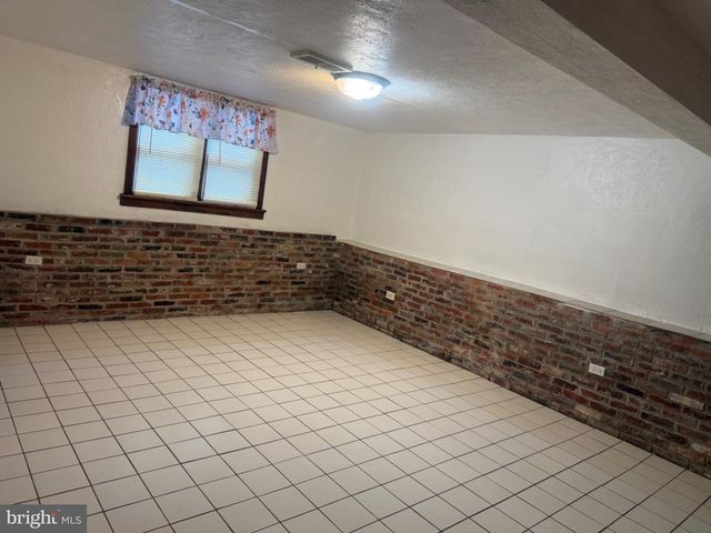 697 OLD MARPLE RD, Springfield, PA 19064