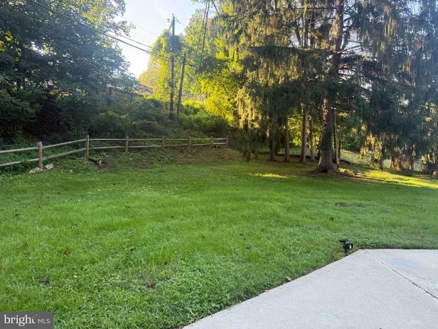 697 OLD MARPLE RD, Springfield, PA 19064