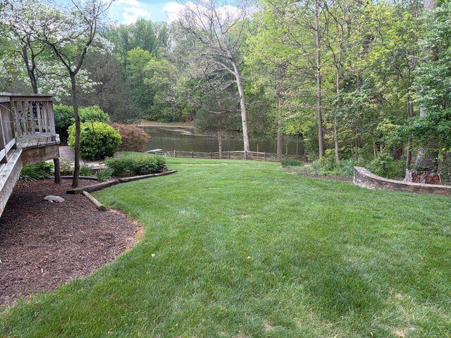 10425 LAKE RIDGE DR, Oakton, VA 22124