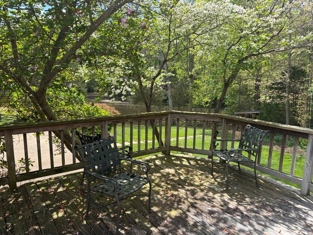 10425 LAKE RIDGE DR, Oakton, VA 22124