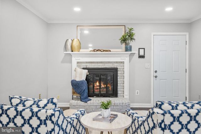 21112 MIDDAY LN, Sterling, VA 20164