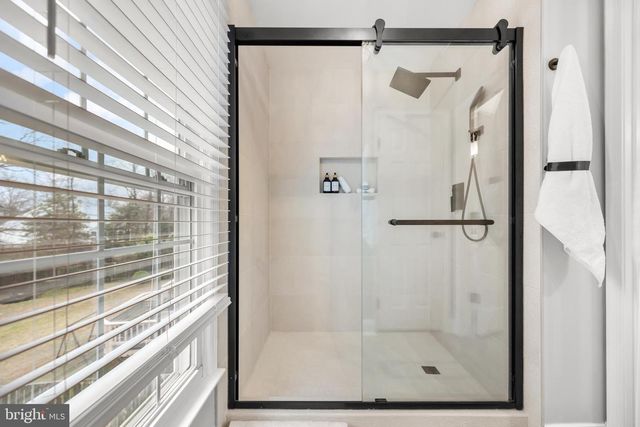 21112 MIDDAY LN, Sterling, VA 20164