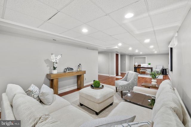 21112 MIDDAY LN, Sterling, VA 20164