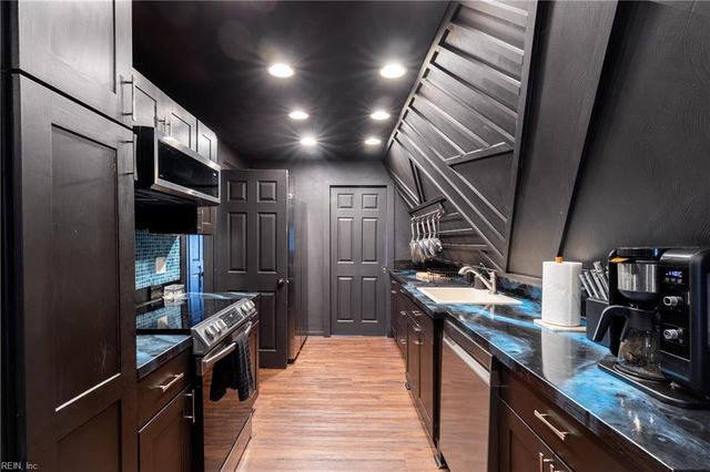 309 Pompano LN, Virginia Beach, VA 23456