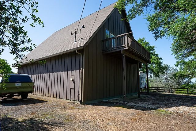 184 Carmel Rd, Burson, CA 95225