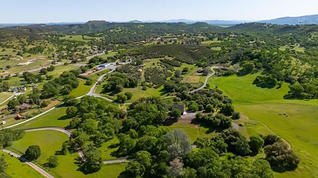 184 Carmel Rd, Burson, CA 95225