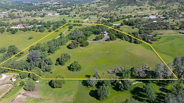 184 Carmel Rd, Burson, CA 95225