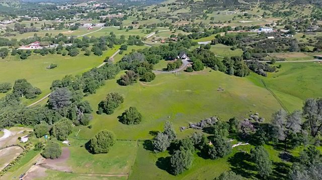 184 Carmel Rd, Burson, CA 95225