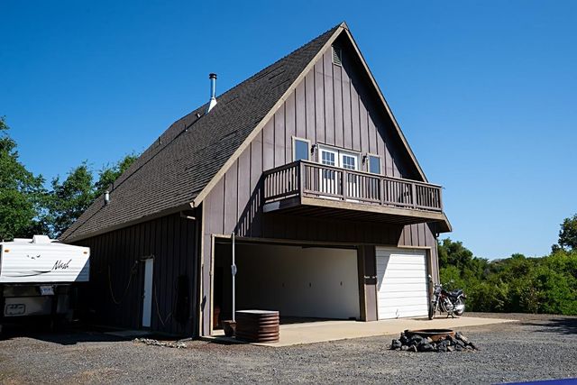 184 Carmel Rd, Burson, CA 95225