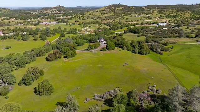 184 Carmel Rd, Burson, CA 95225