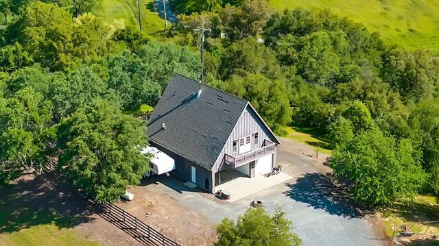 184 Carmel Rd, Burson, CA 95225