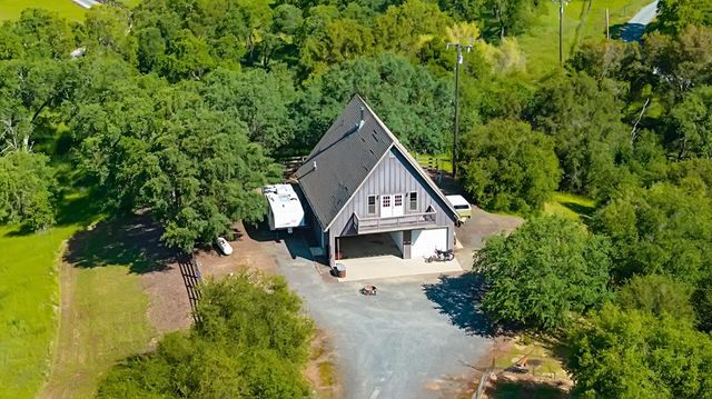 184 Carmel Rd, Burson, CA 95225