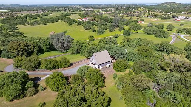 184 Carmel Rd, Burson, CA 95225