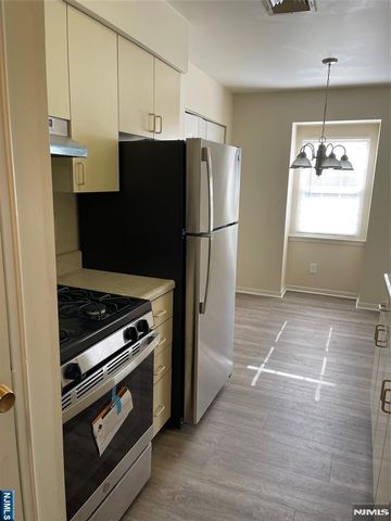 255 Piermont Road 255-18, Cresskill, NJ 07626