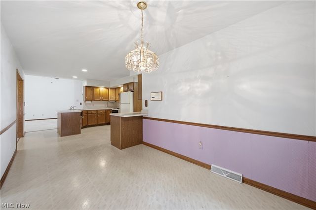 204 Colonial Drive, Canfield, OH 44406