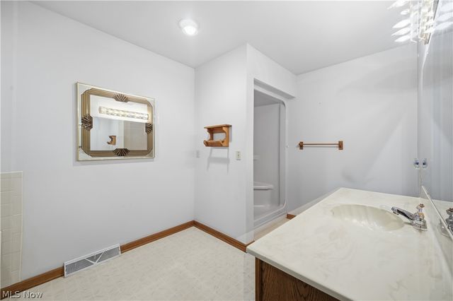 204 Colonial Drive, Canfield, OH 44406