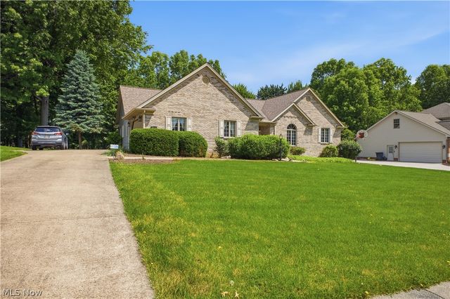 204 Colonial Drive, Canfield, OH 44406