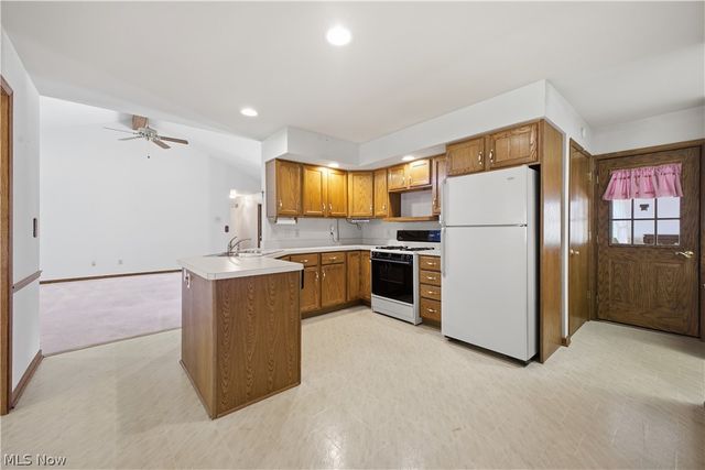 204 Colonial Drive, Canfield, OH 44406