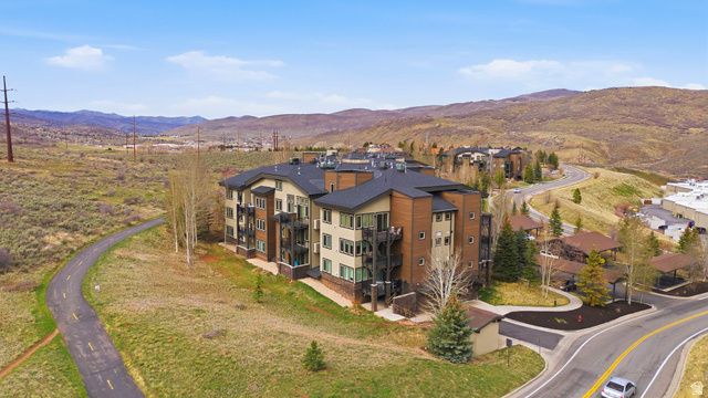 6605 OVERLAND DR #301, Park City, UT 84098