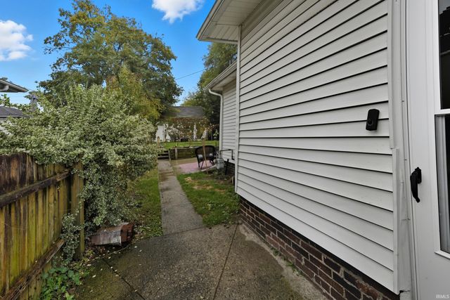 610 E Victoria Street, South Bend, IN 46614