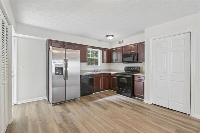 203 Twin Pines Court, Dallas, GA 30132