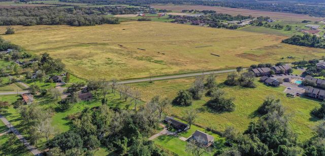 2320 County Road 166, Wharton, TX 77488