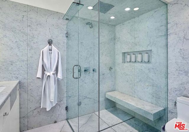 1000 Stradella Road, Los Angeles, CA 90077