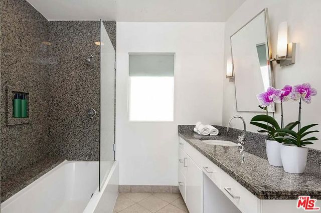 1000 Stradella Road, Los Angeles, CA 90077