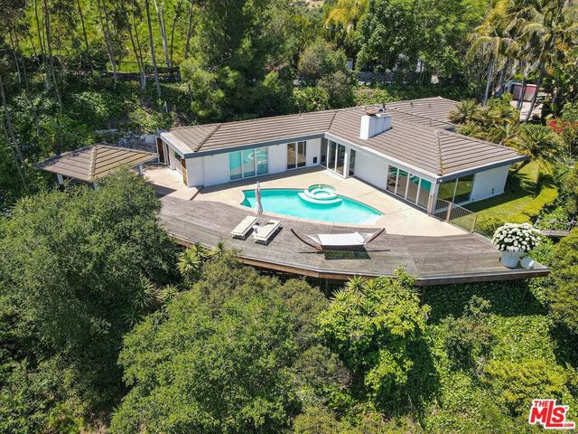 1000 Stradella Road, Los Angeles, CA 90077