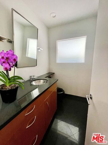 1000 Stradella Road, Los Angeles, CA 90077