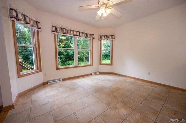 5 Alexander Parkway, Pendleton, NY 14120