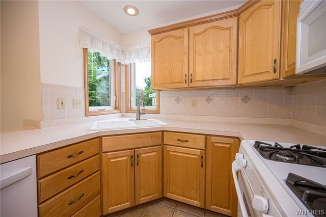 5 Alexander Parkway, Pendleton, NY 14120