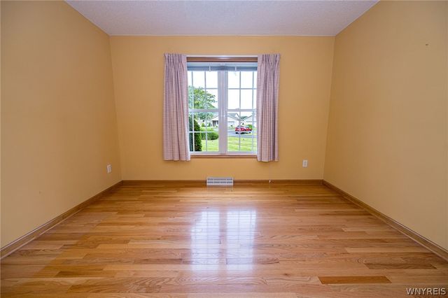 5 Alexander Parkway, Pendleton, NY 14120