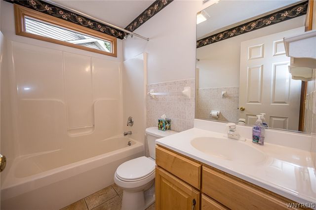 5 Alexander Parkway, Pendleton, NY 14120