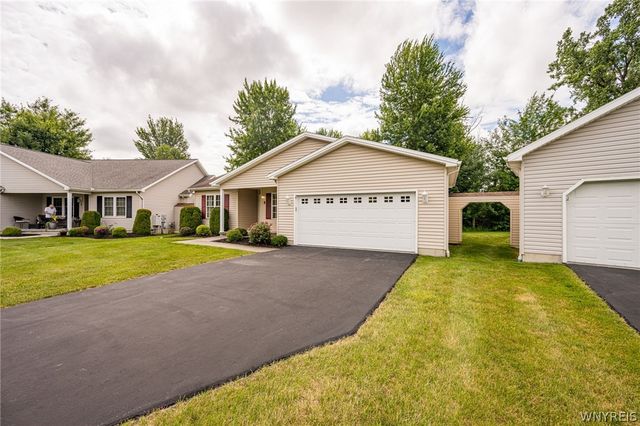 5 Alexander Parkway, Pendleton, NY 14120