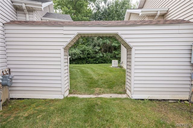 5 Alexander Parkway, Pendleton, NY 14120