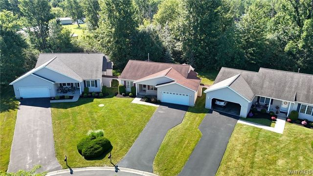5 Alexander Parkway, Pendleton, NY 14120