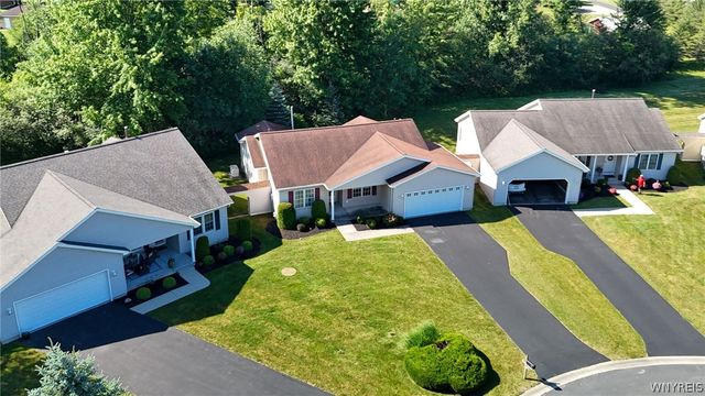 5 Alexander Parkway, Pendleton, NY 14120