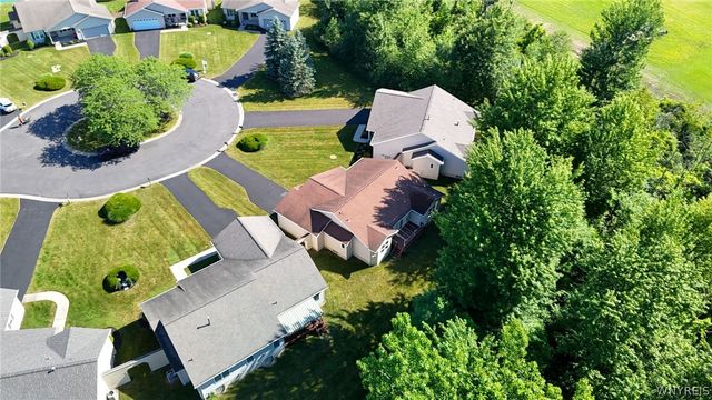 5 Alexander Parkway, Pendleton, NY 14120