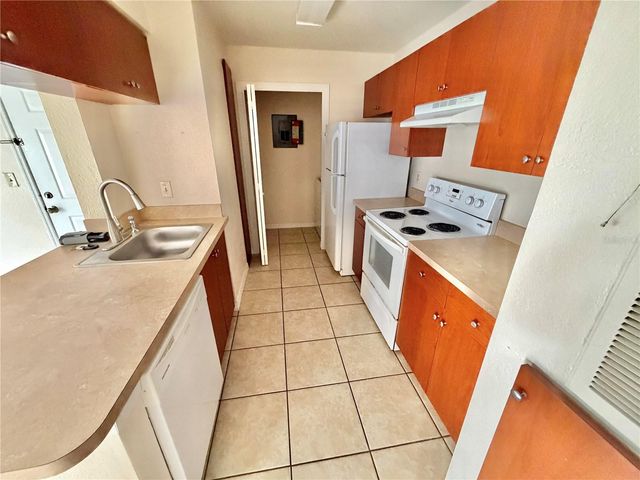 2550 N ALAFAYA TRAIL 2111, Orlando, FL 32826
