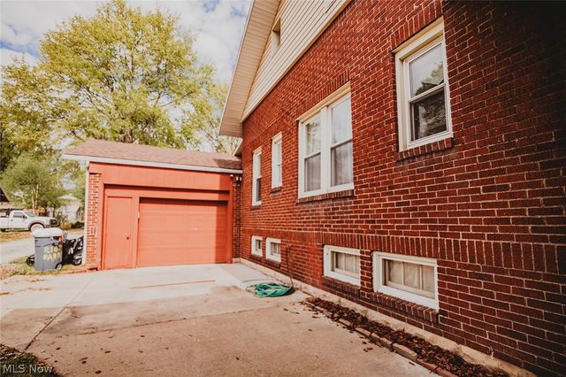 2107 PARK Avenue, Parkersburg, WV 26101